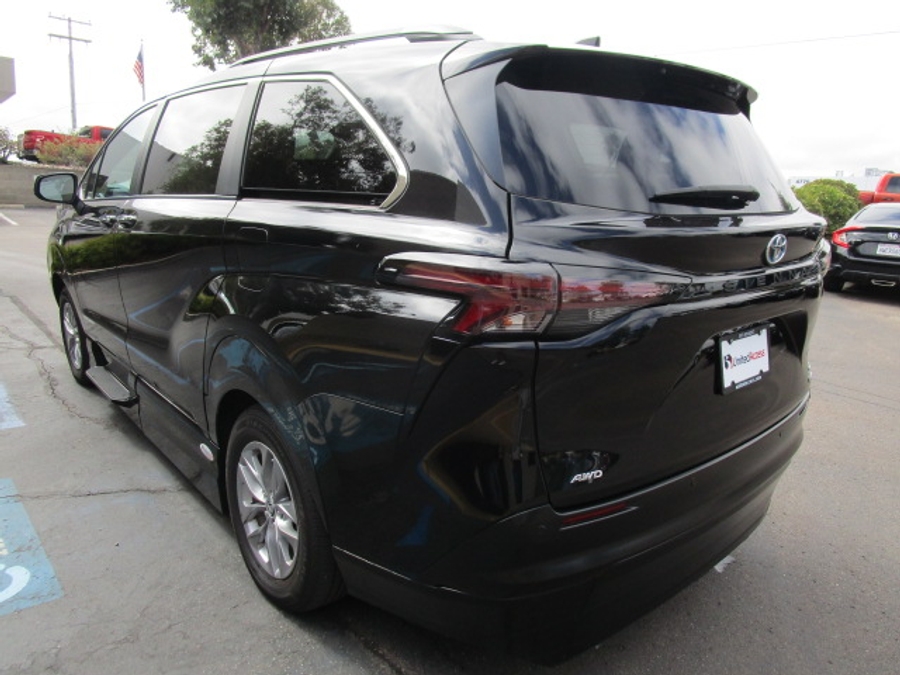 Used 2024 Toyota Sienna Hybrid XLE Base - VMI Side Entry Entry In Floor Automatic Ramp