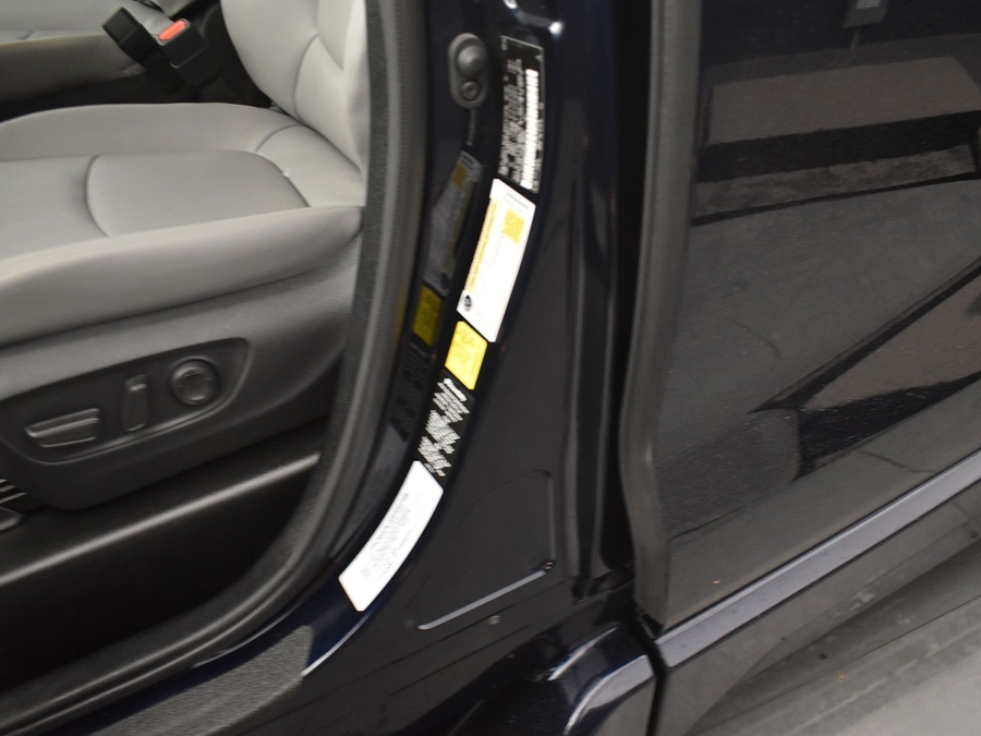 New 2025 Toyota Sienna Hybrid XLE Plus - BraunAbility Side Entry Entry In Floor Automatic Ramp