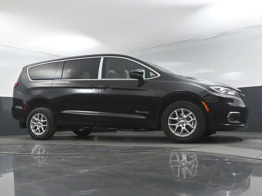 New 2025 Chrysler Pacifica Select Safety - BraunAbility Rear Entry Entry Fold Out Manual Ramp