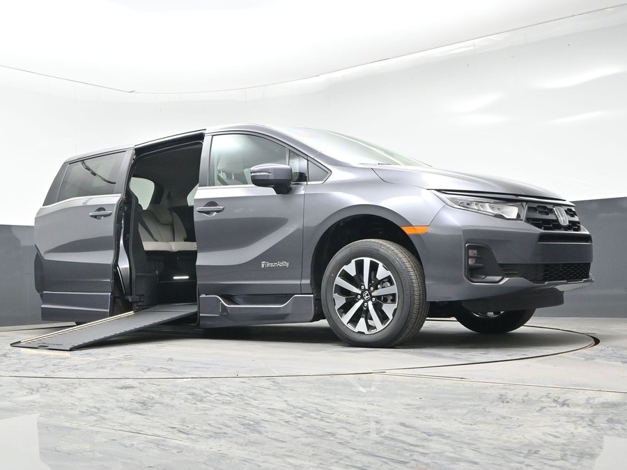 Grey Honda Odyssey image number 15