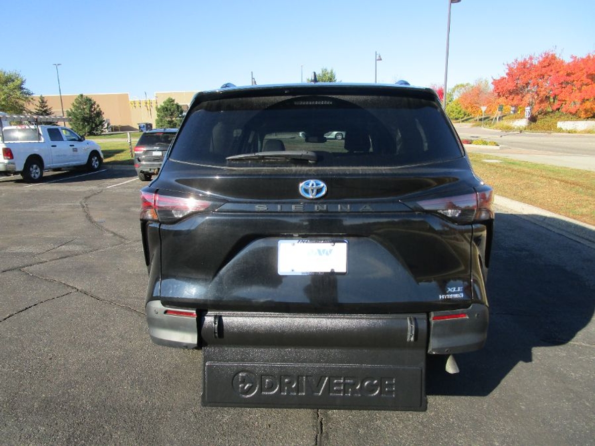 2024 TOYOTA SIENNA - Image 3