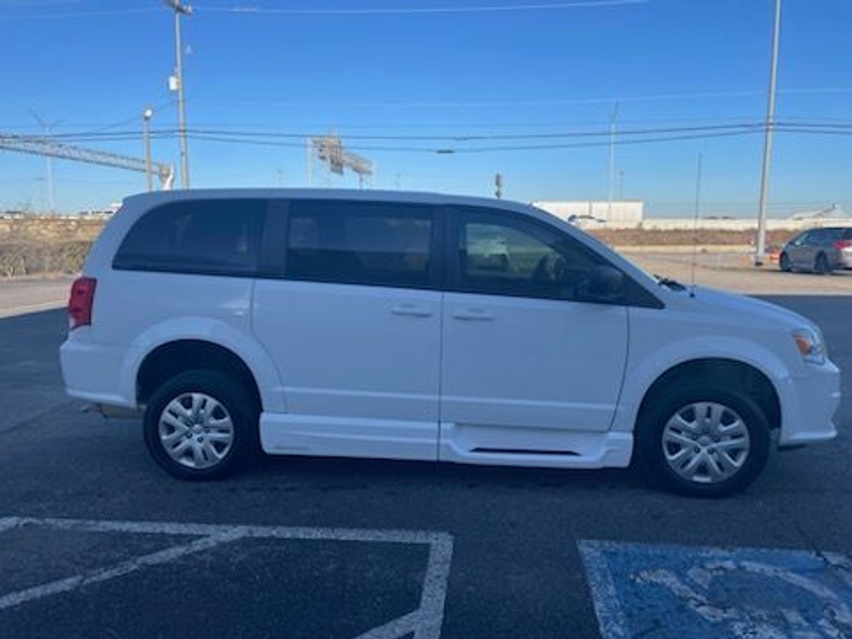 2018 DODGE GRAND CARAVAN - Image 5
