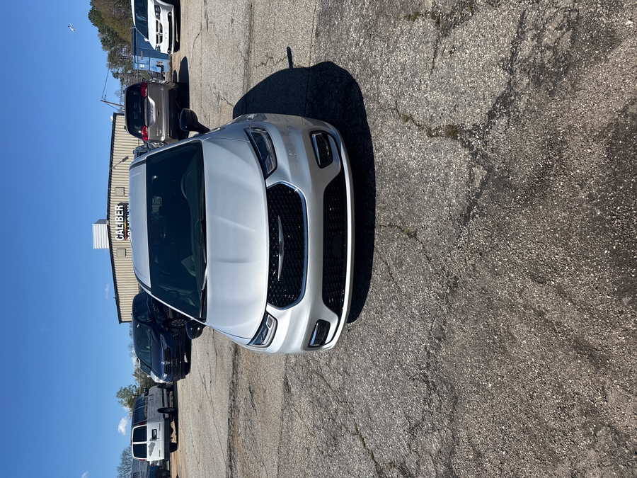 Silver Chrysler Pacifica image number 7