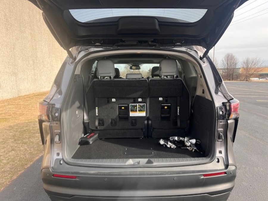 Used 2024 Toyota Sienna Hybrid XLE Plus - BraunAbility Side Entry Entry Fold Out Automatic Ramp