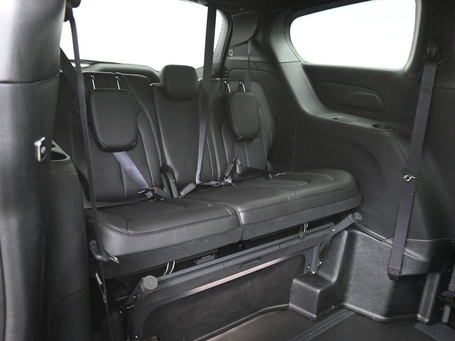 Black Chrysler Pacifica image number 9
