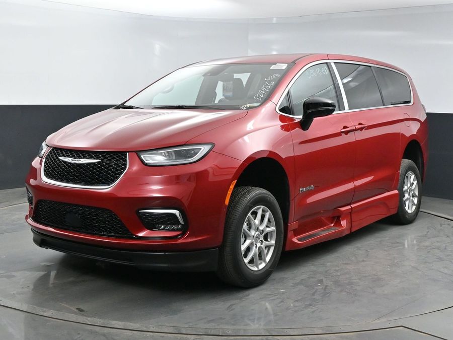 New 2025 Chrysler Pacifica Select Safety - BraunAbility Side Entry Entry Fold Out Automatic Ramp