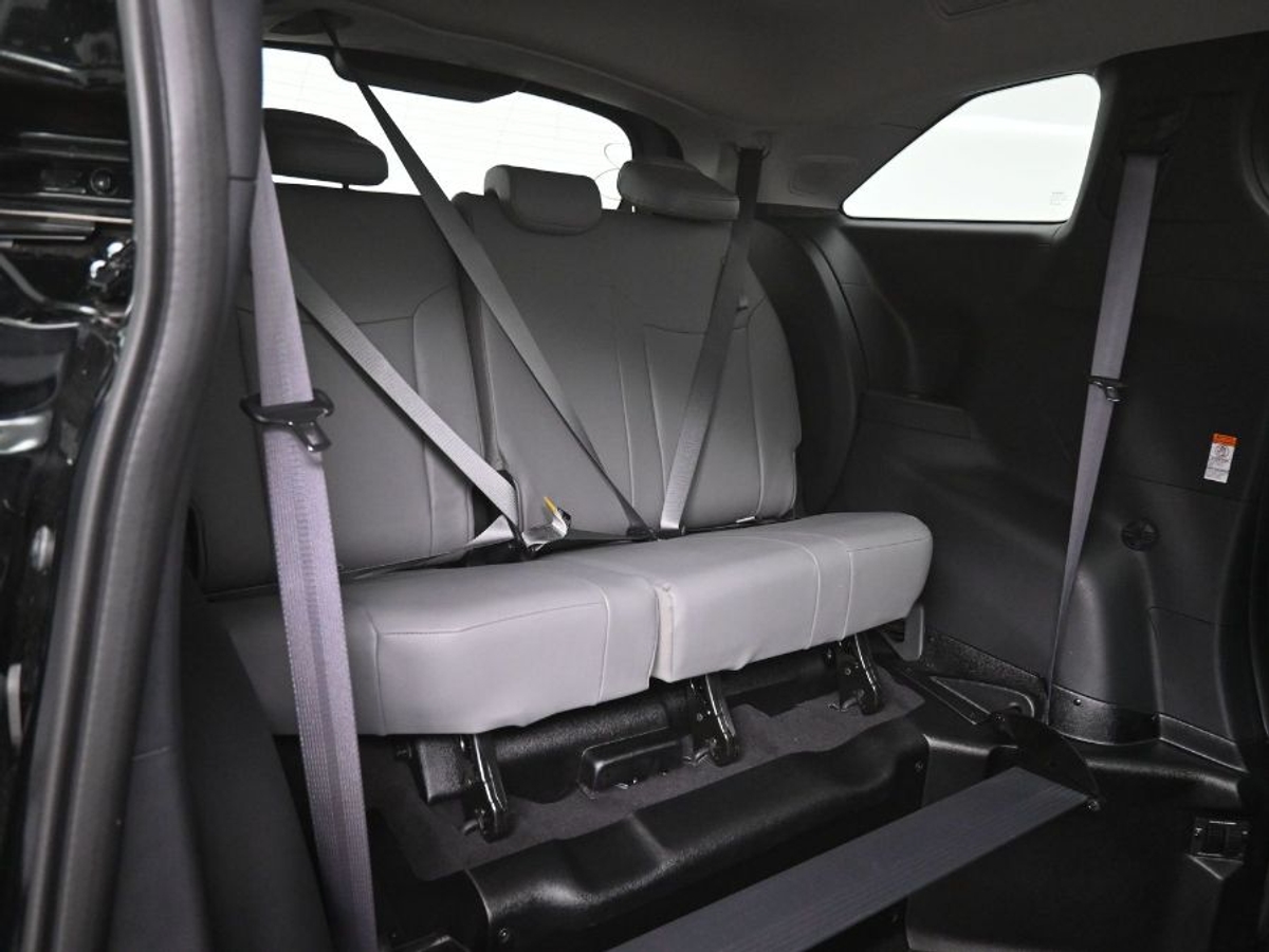 2025 TOYOTA SIENNA - Image 10