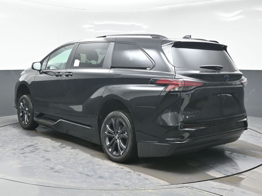 New 2025 Toyota Sienna Hybrid XSE Sport - BraunAbility Side Entry Entry Fold Out Automatic Ramp