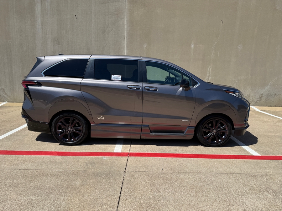 Used 2021 Toyota Sienna Hybrid XSE - VMI Side Entry In Floor Automatic Ramp