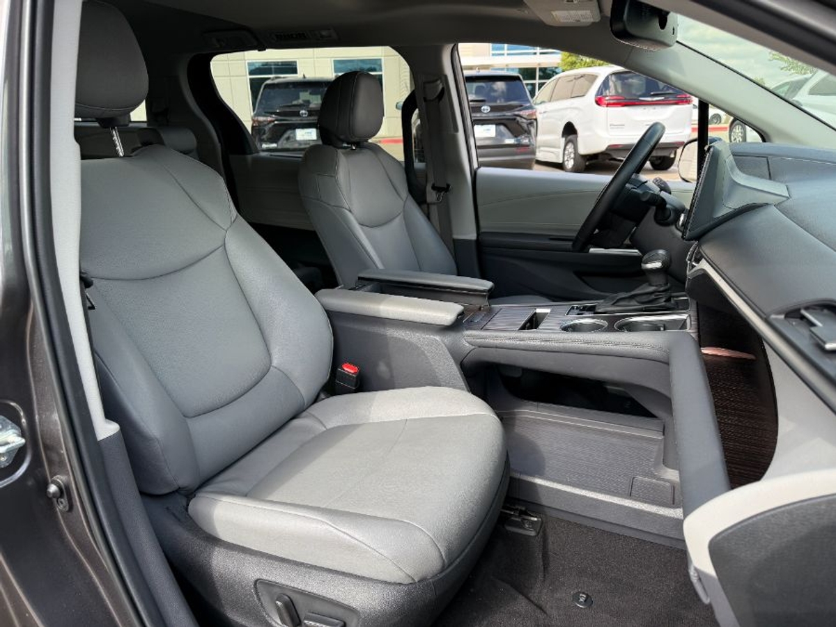 2024 TOYOTA SIENNA - Image 12
