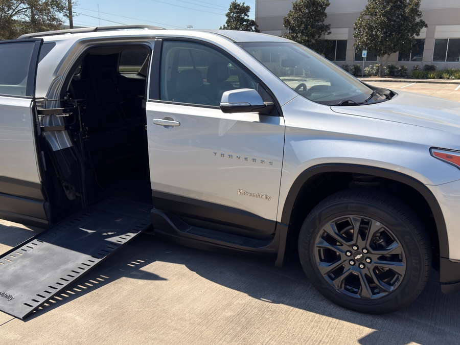 Used 2021 Chevrolet Traverse RS - BraunAbility Side Entry Entry In Floor Automatic Ramp
