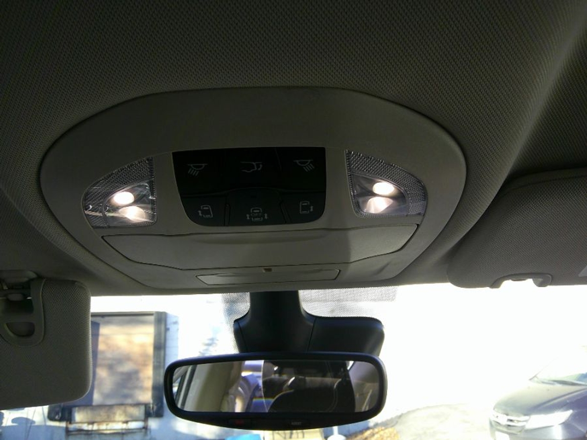 2023 CHRYSLER VOYAGER - Image 13