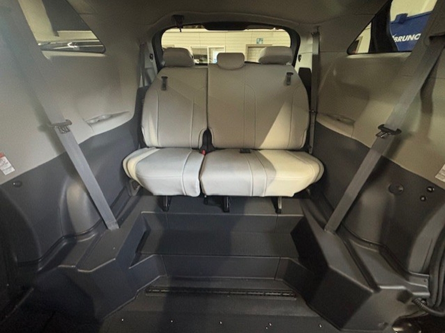 Used 2022 Toyota Sienna Hybrid LE - VMI Side Entry Entry In Floor Automatic Ramp