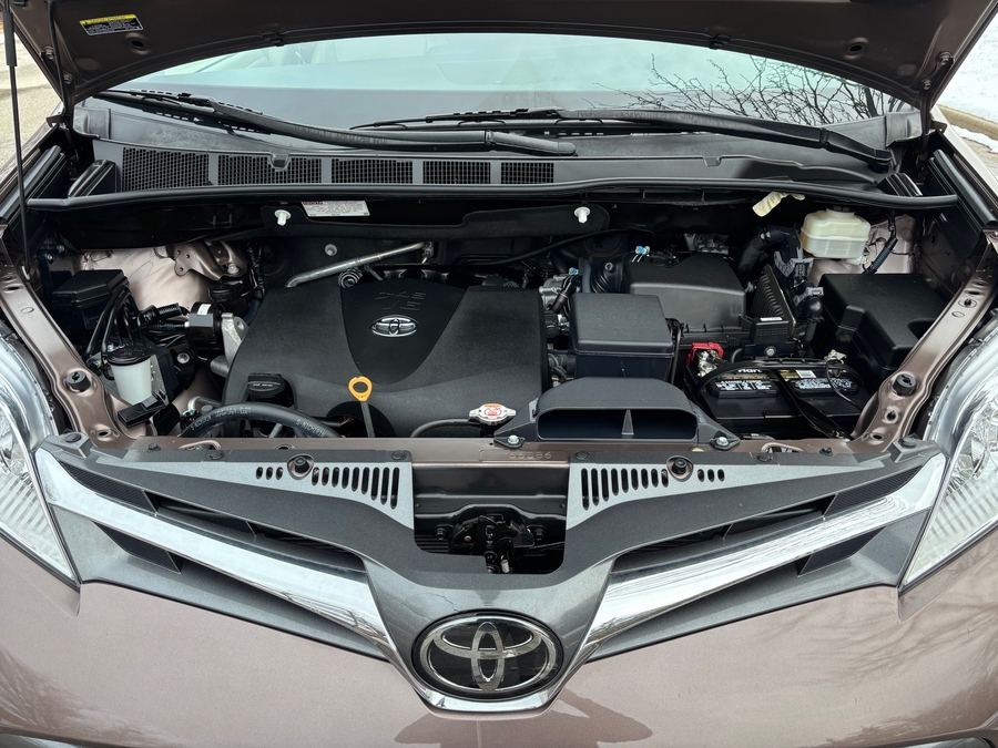 Used 2019 Toyota Sienna XLE Base - BraunAbility Side Entry Entry Fold Out Automatic Ramp