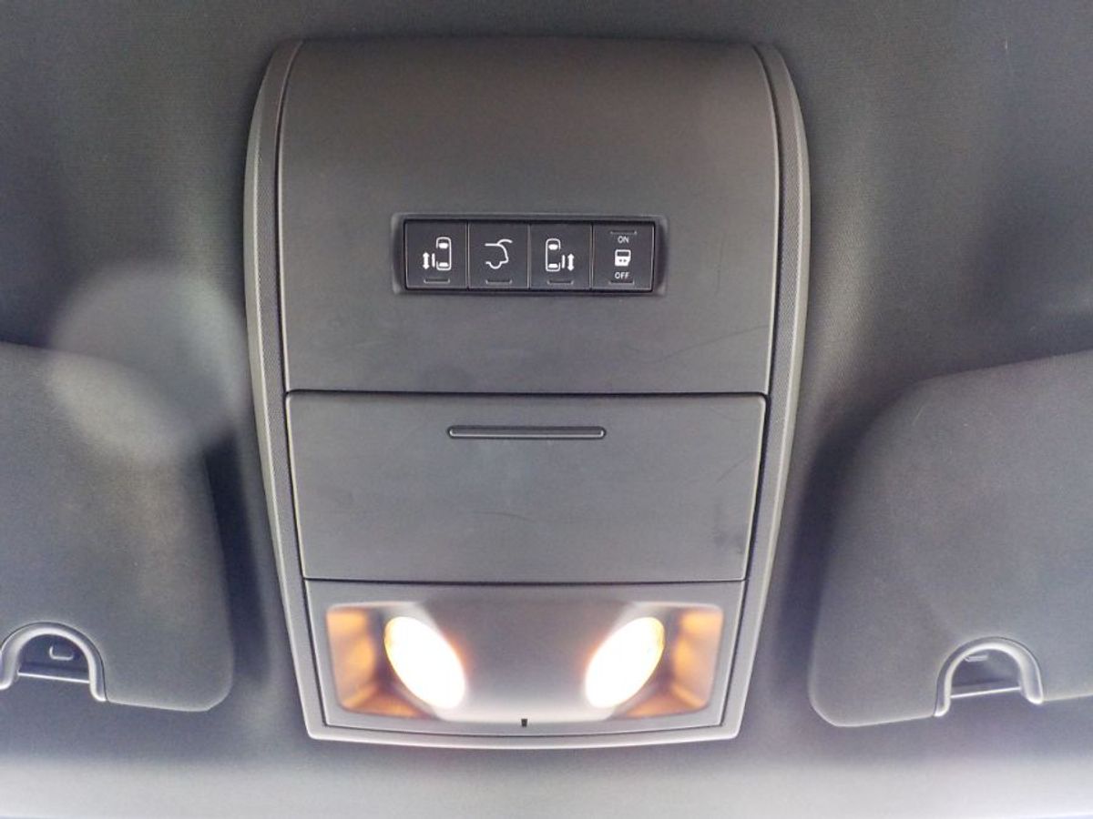 Grey Dodge Grand Caravan image number 14