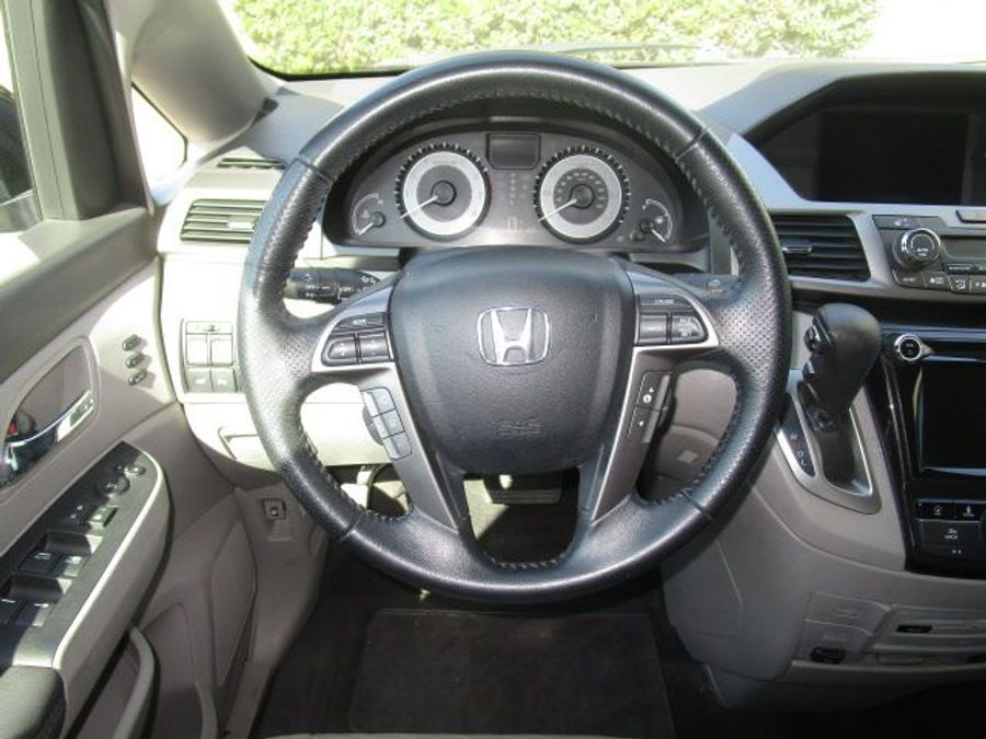 Used 2016 Honda Odyssey Touring - VMI Side Entry Entry In Floor Automatic Ramp