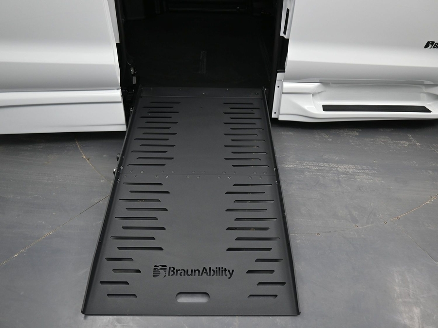 New 2026 Chrysler Pacifica Select Sport - BraunAbility Side Entry Entry Fold Out Automatic Ramp