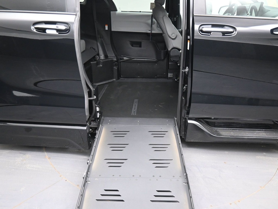New 2026 Toyota Sienna Hybrid XLE Add - BraunAbility Side Entry Fold Out Automatic Ramp