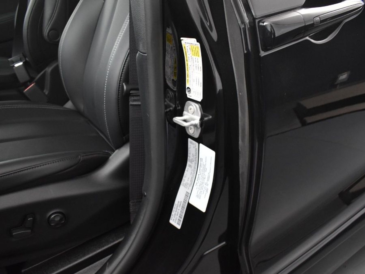 2025 CHRYSLER PACIFICA - Image 3