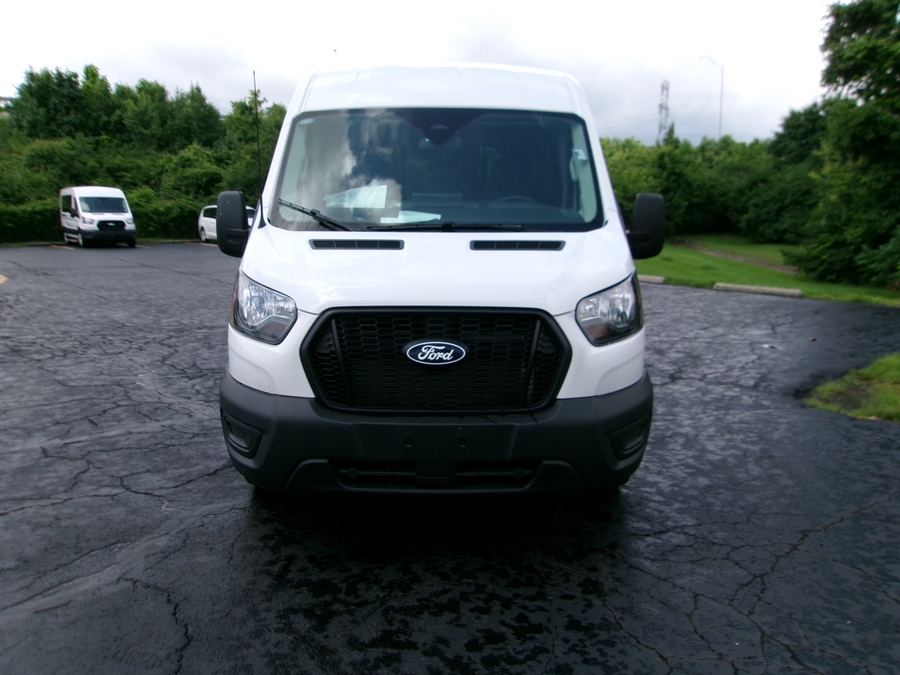 White Ford T350 image number 6