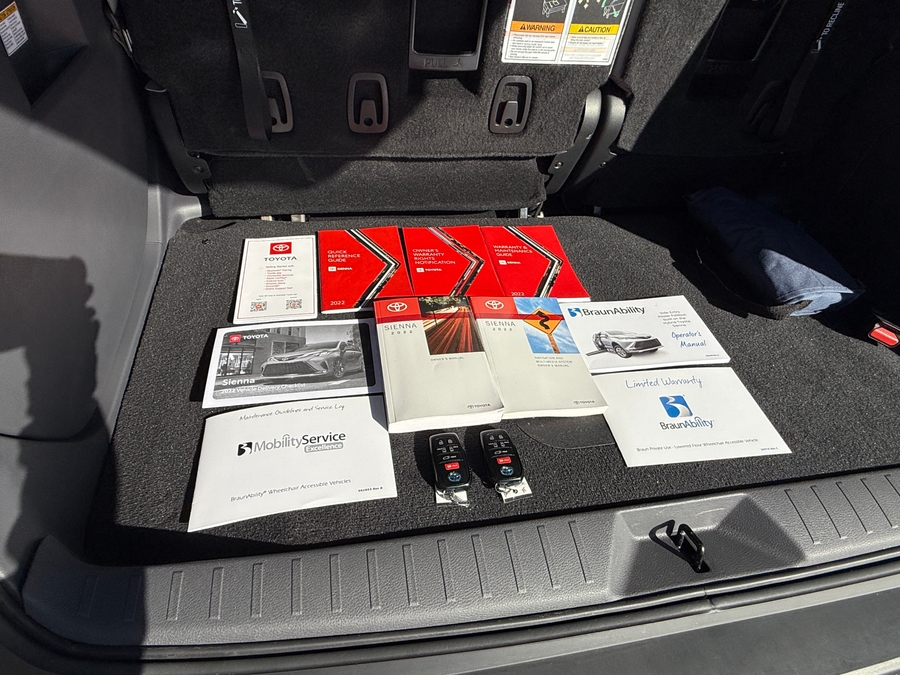 Used 2022 Toyota Sienna Hybrid XLE Base - BraunAbility Side Entry Entry Fold Out Automatic Ramp