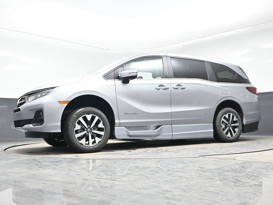 New 2026 Honda Odyssey EX-L - BraunAbility Side Entry Entry In Floor Automatic Ramp