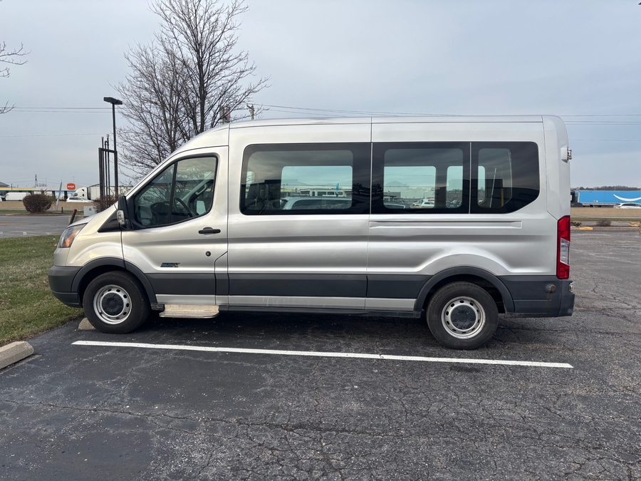 2017 Ford Transit Wagon XL's photo