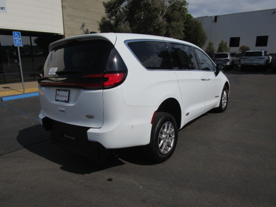 New 2025 Chrysler Pacifica Select Safety - BraunAbility Rear Entry Entry Fold Out Manual Ramp