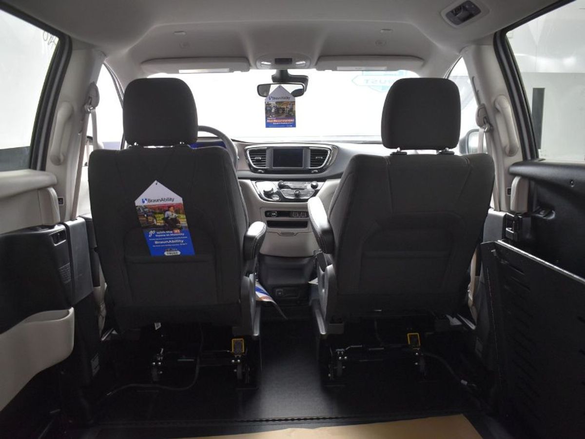 2023 CHRYSLER VOYAGER - Image 7