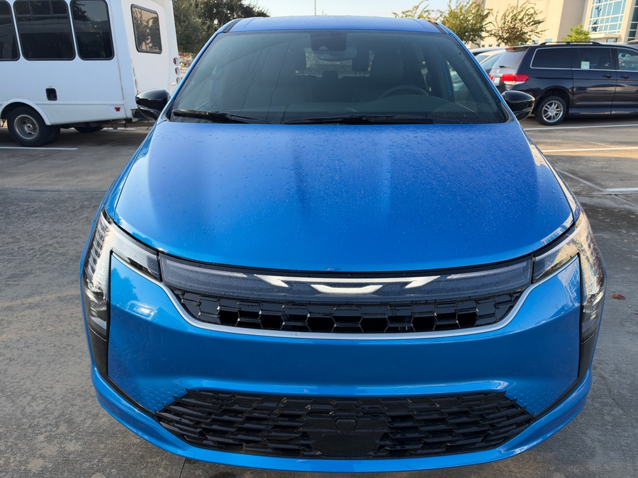 Blue Chrysler Pacifica image number 7