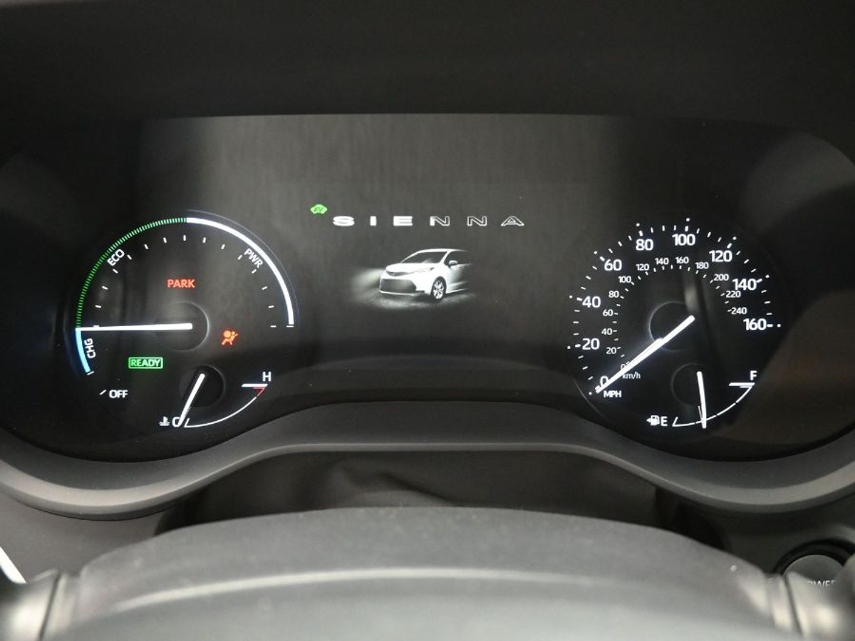 2025 TOYOTA SIENNA - Image 16