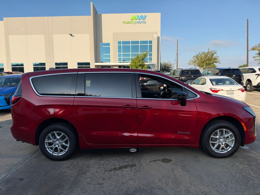 Red Chrysler Pacifica image number 1