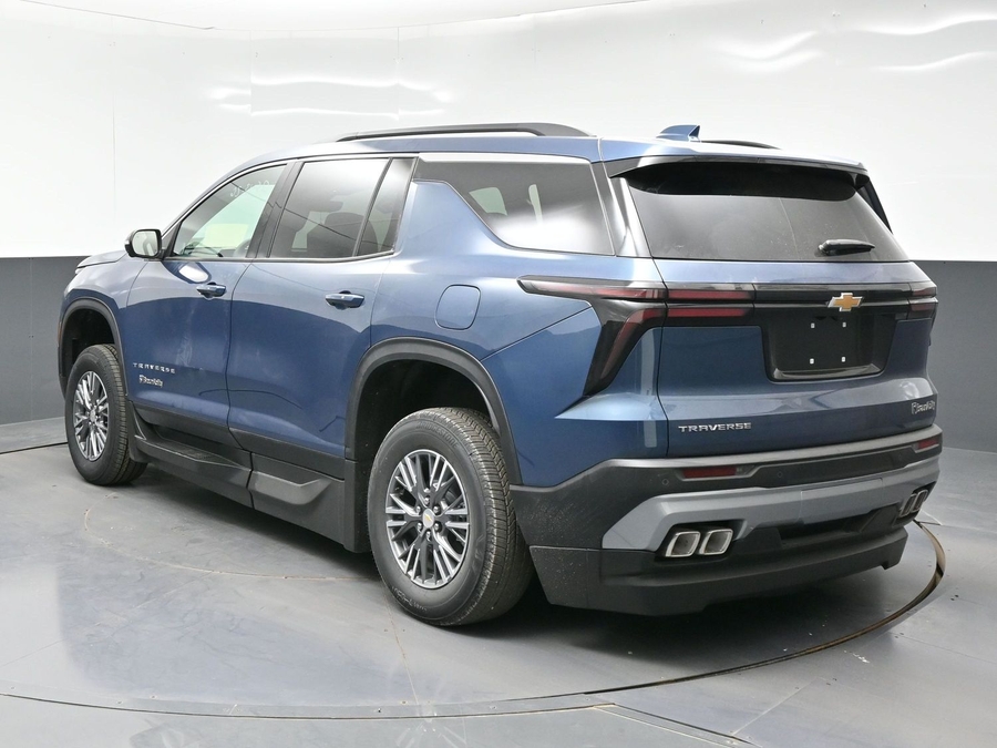 Blue Chevrolet Traverse image number 6