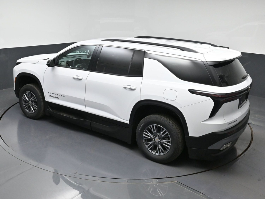New 2026 Chevrolet Traverse 1LT - BraunAbility Side Entry In Floor Automatic Ramp