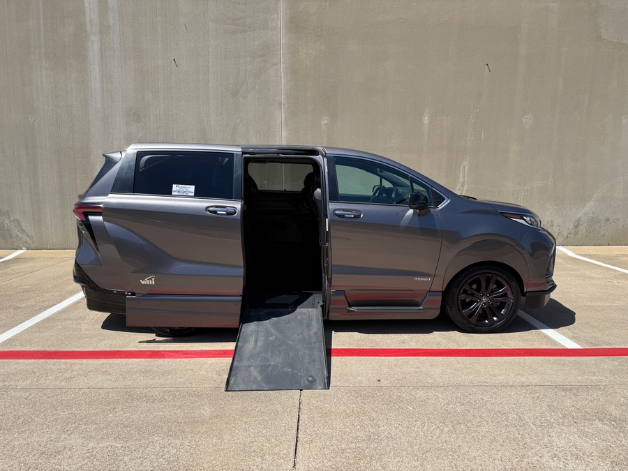 Used 2021 Toyota Sienna Hybrid XSE - VMI Side Entry In Floor Automatic Ramp