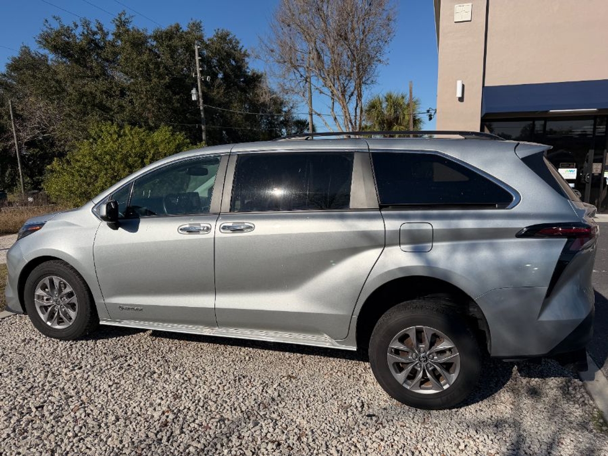 2024 TOYOTA SIENNA - Image 7