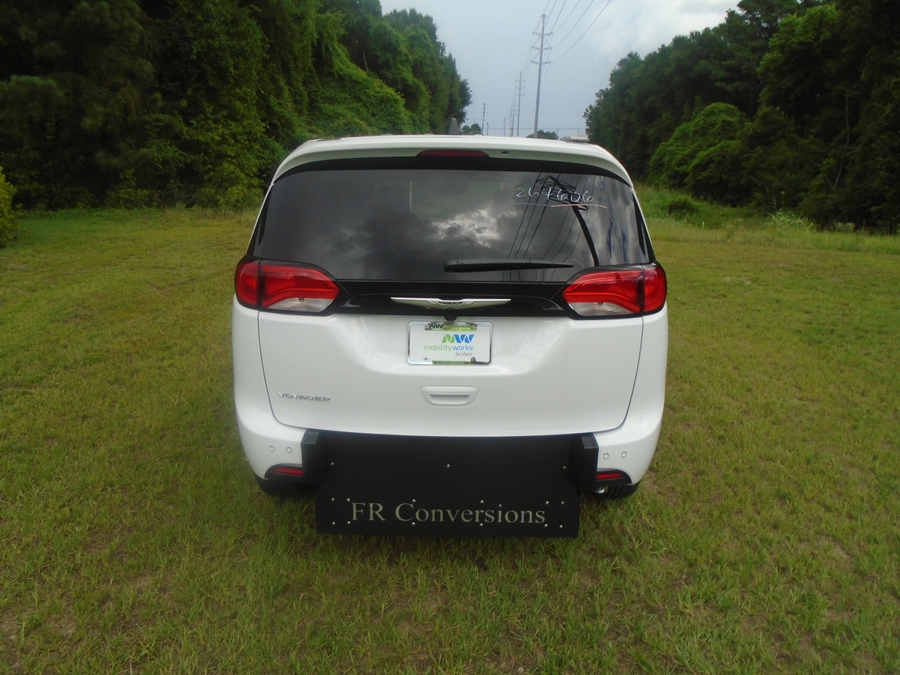 2026 Chrysler Voyager LX - Photo 13