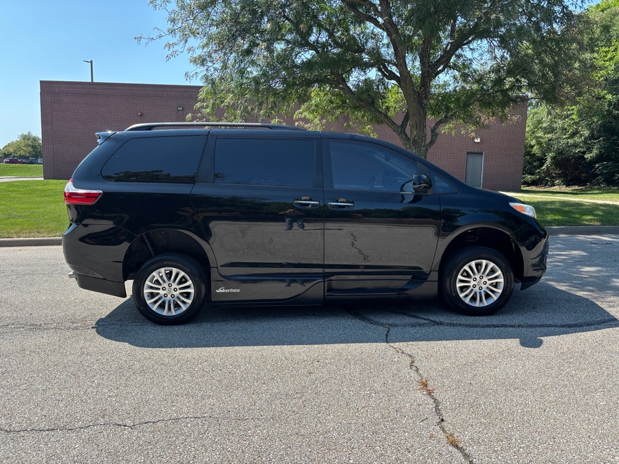 Used 2017 Toyota Sienna XLE - VMI Side Entry In Floor Automatic Ramp