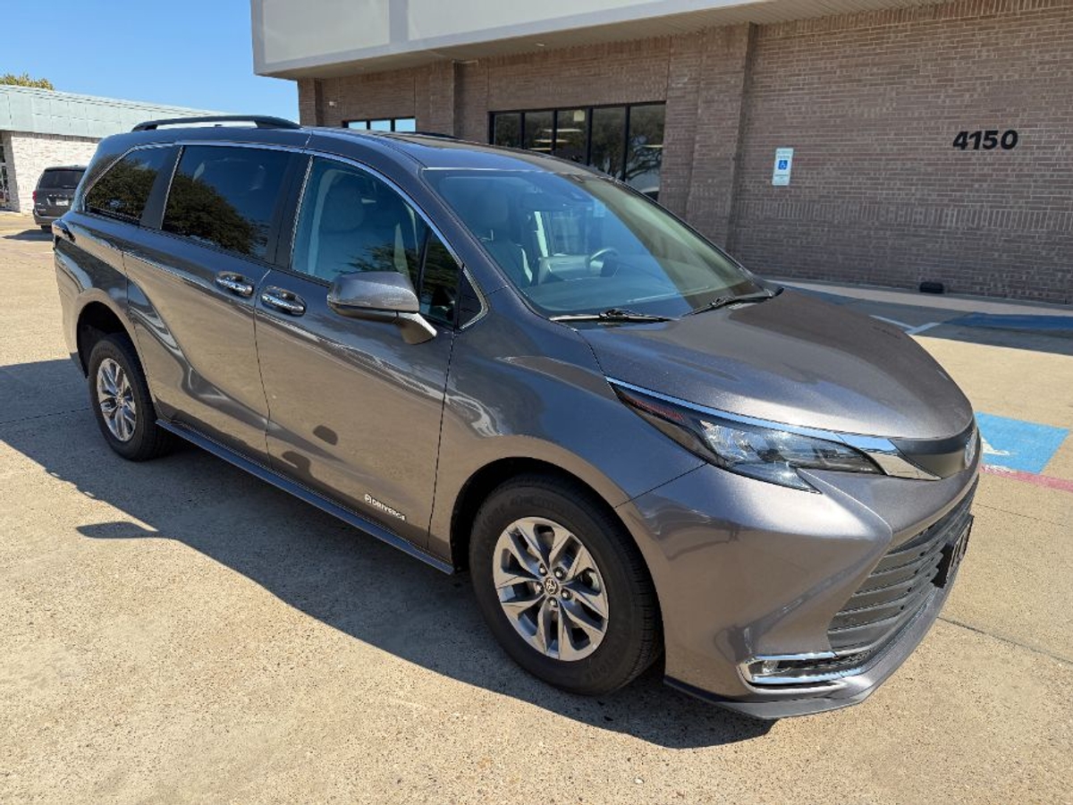 2024 TOYOTA SIENNA - Image 9
