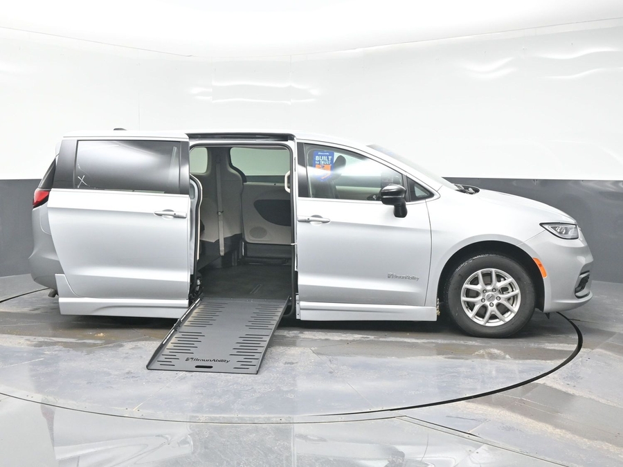 Used 2024 Chrysler Pacifica Touring L - BraunAbility Side Entry Entry Fold Out Automatic Ramp
