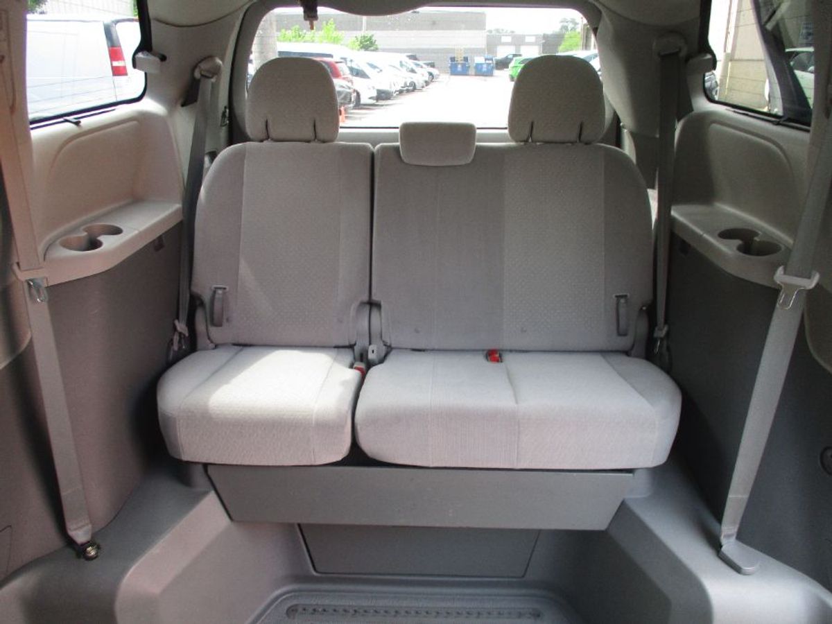 2020 TOYOTA SIENNA - Image 7