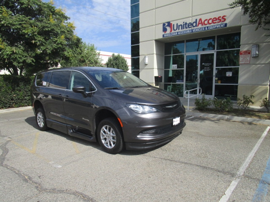 Used 2022 Chrysler Voyager LX - BraunAbility Side Entry Fold Out Automatic Ramp