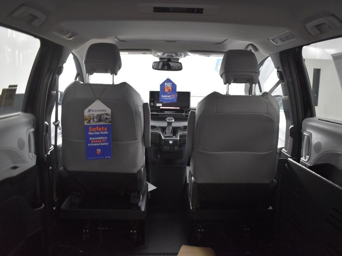 2025 TOYOTA SIENNA - Image 15