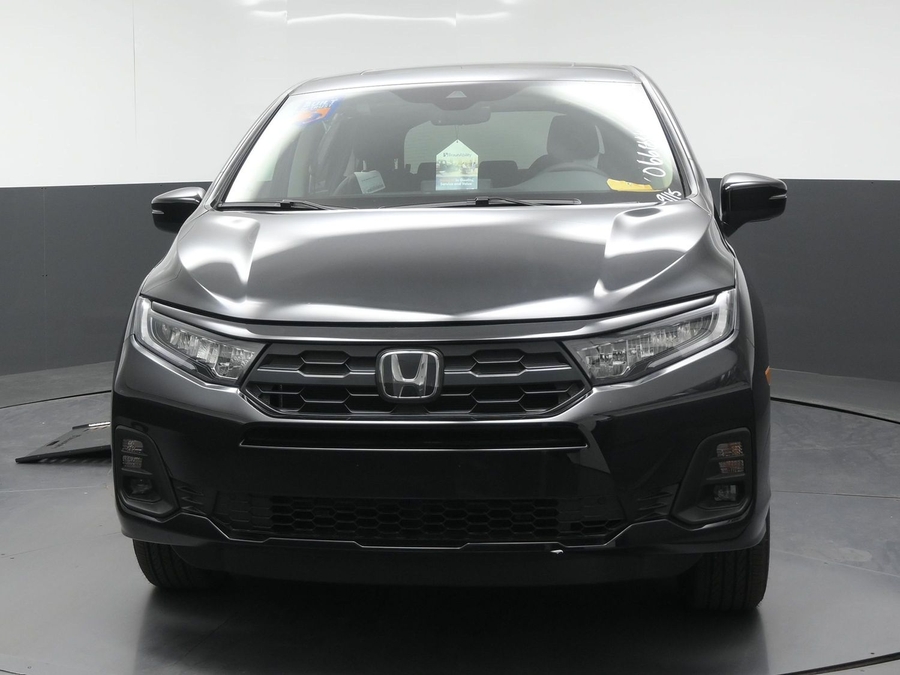 Black Honda Odyssey with Side Entry Automatic In Floor ramp