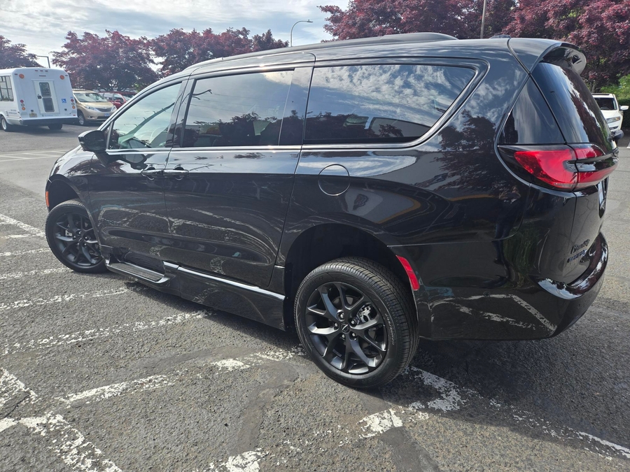 Used 2024 Chrysler Pacifica Touring L Sport - BraunAbility Side Entry Entry Fold Out Automatic Ramp