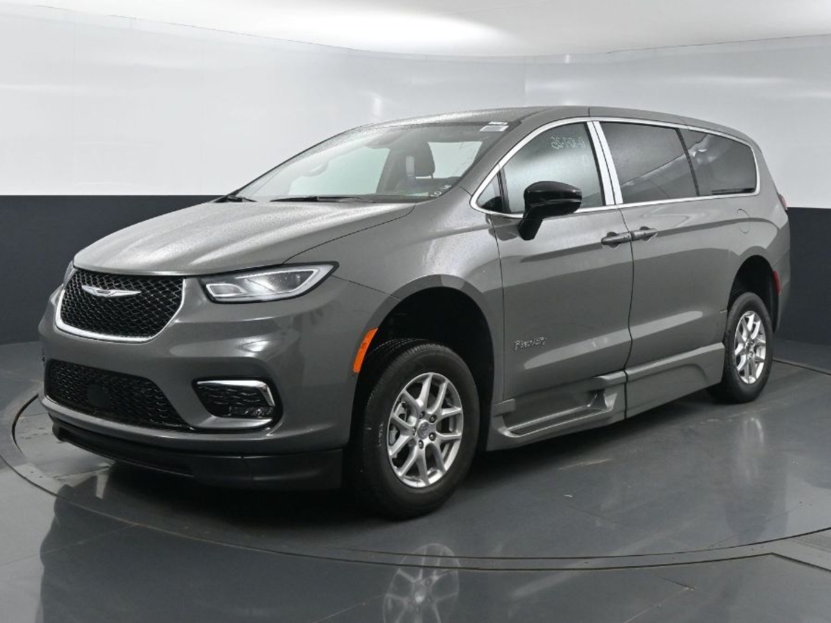 2025 CHRYSLER PACIFICA - Image 4