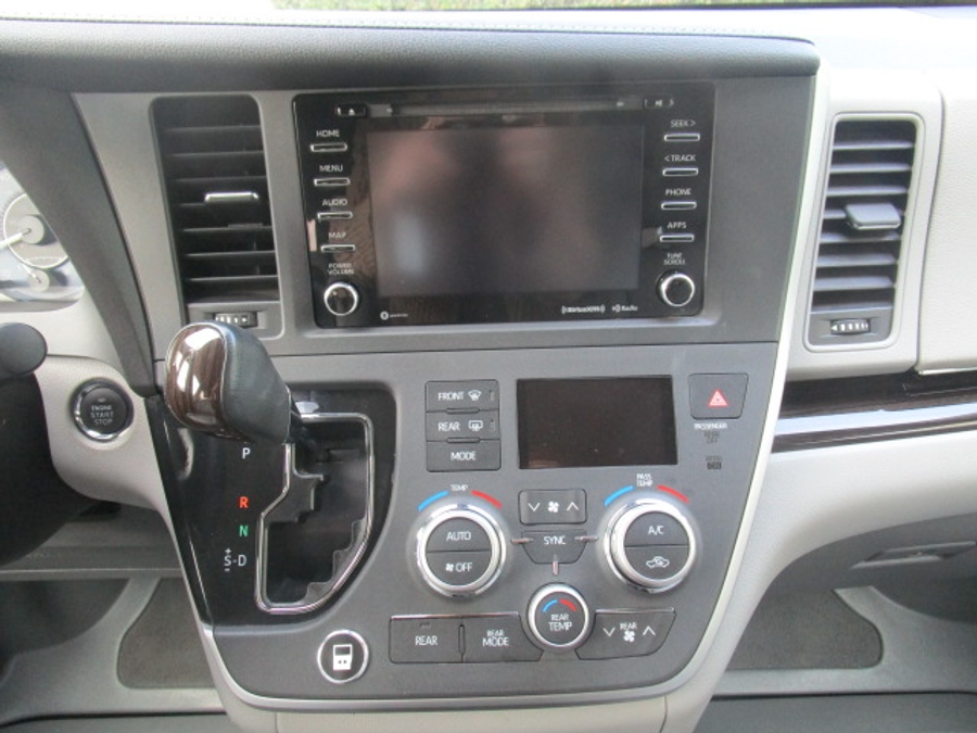 Used 2020 Toyota Sienna XLE Base - BraunAbility Side Entry Entry Fold Out Automatic Ramp