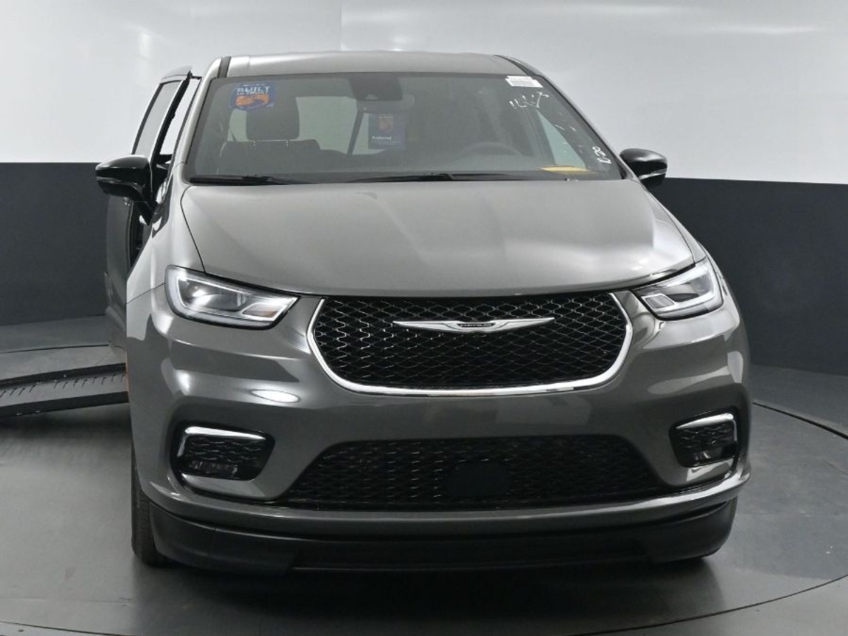 2025 CHRYSLER PACIFICA - Image 2