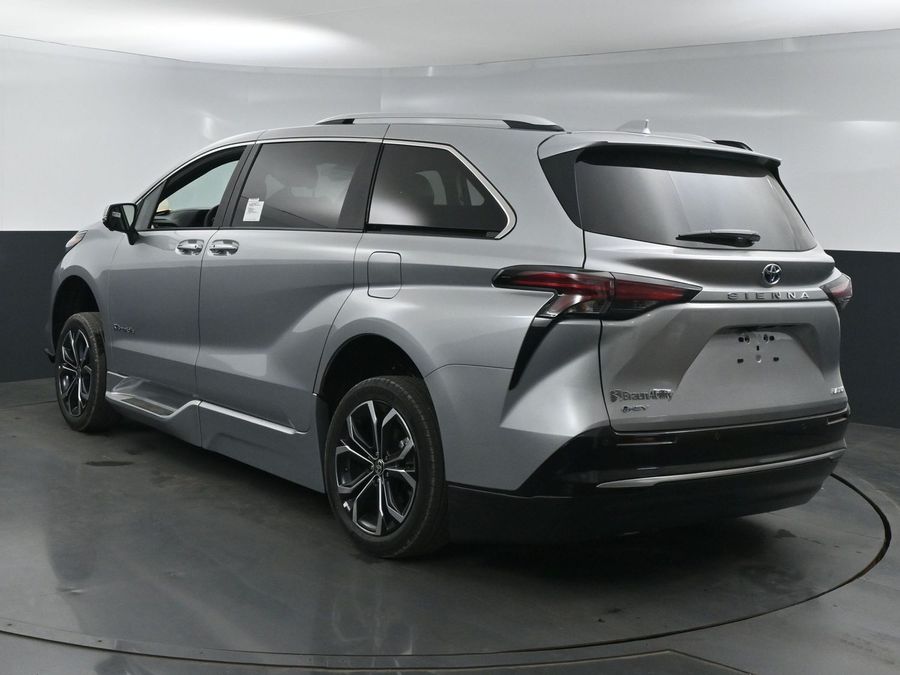 New 2025 Toyota Sienna Hybrid Platinum - BraunAbility Side Entry Entry In Floor Automatic Ramp