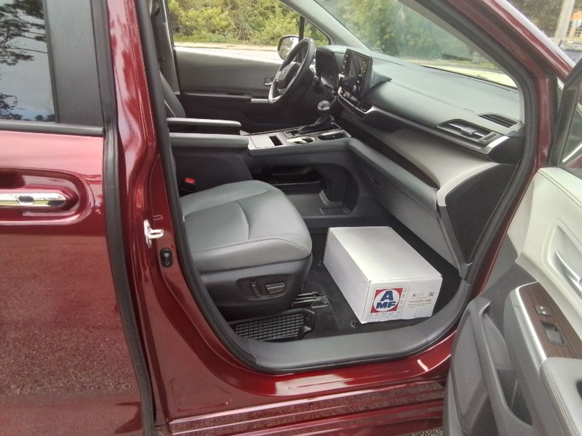 2023 TOYOTA SIENNA - Image 2